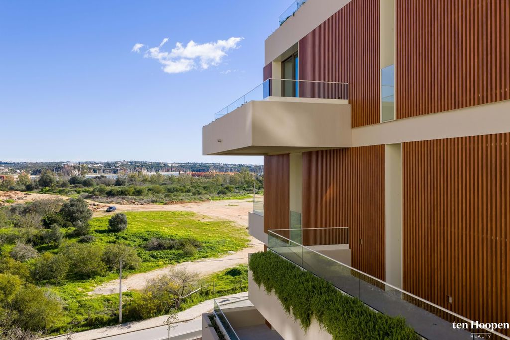 Property photo 1 of 30