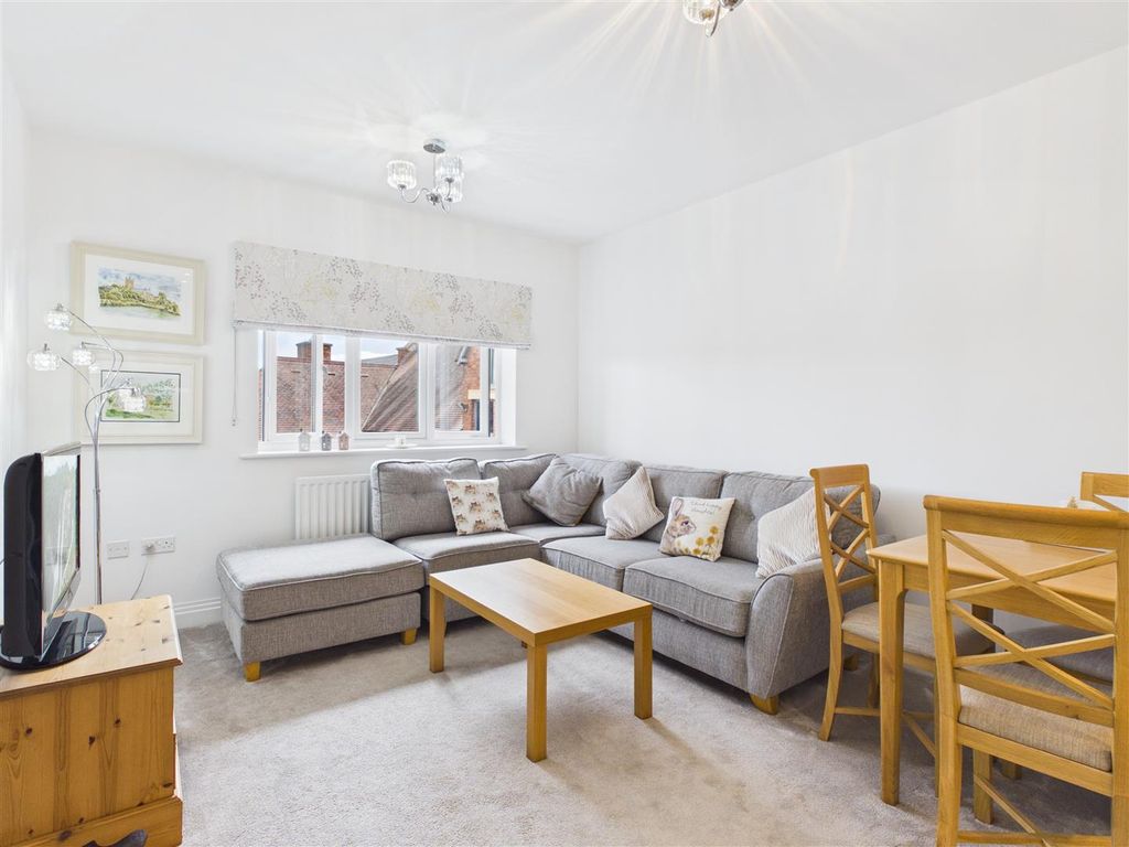 Property photo 3 of 16 Cam02935G0-Pr0118-Still005.Jpg