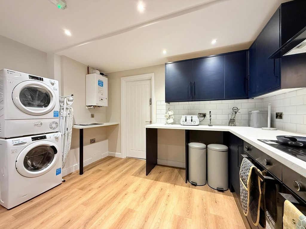 Property photo 2 of 33