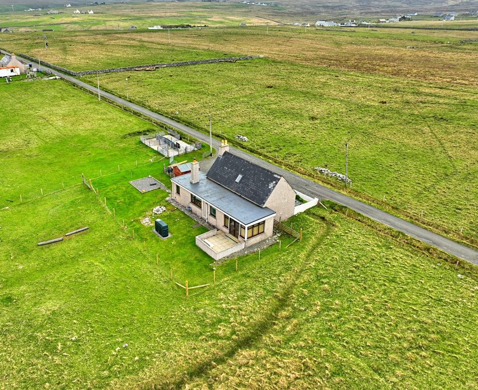 Property photo 2 of 33