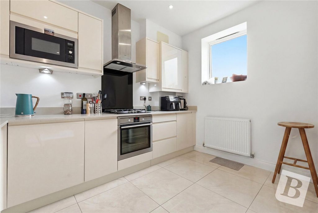 Property photo 3 of 13 Kitchen