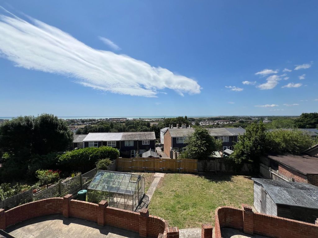 Property photo 3 of 21