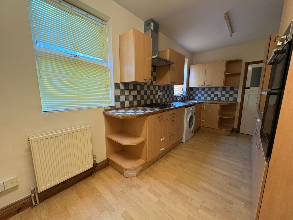 Property photo 2 of 21 Image