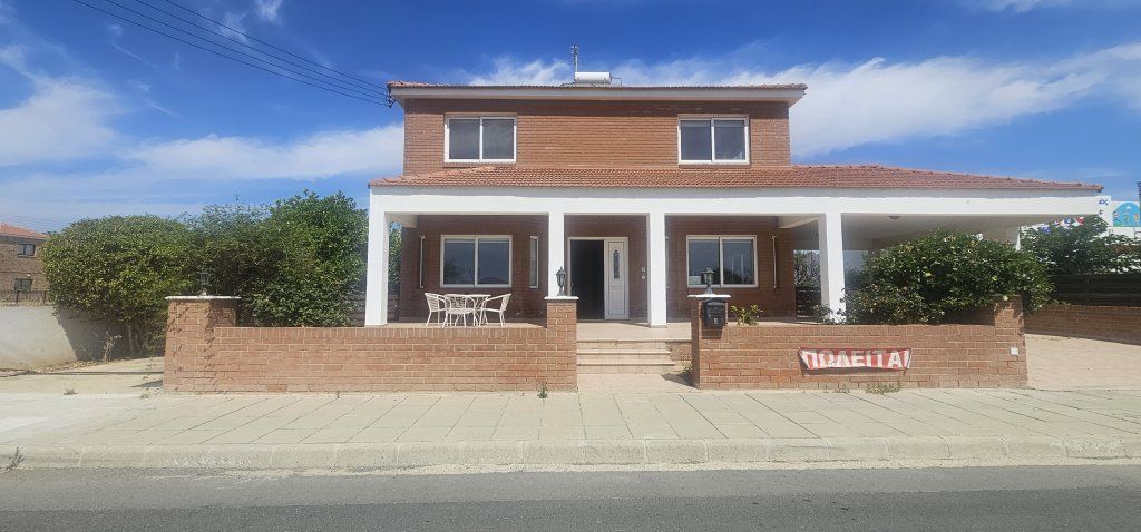 Property photo 1 of 24