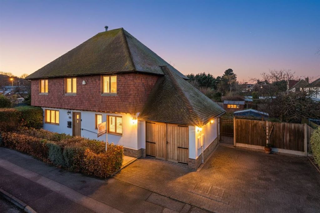 Property photo 1 of 21