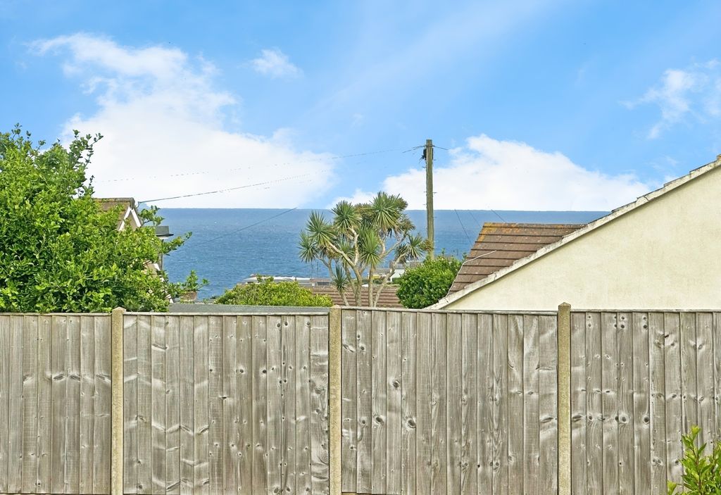 Property photo 3 of 17 Photo