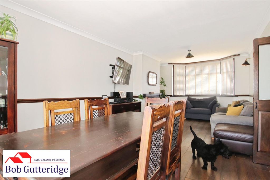 Property photo 3 of 22 Open Plan Lounge / Diner
