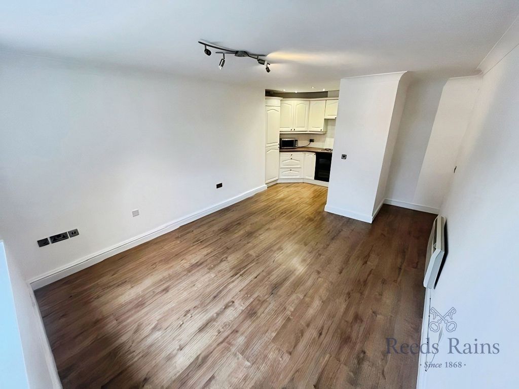 Property photo 3 of 13 Pbox-Img.Jpg