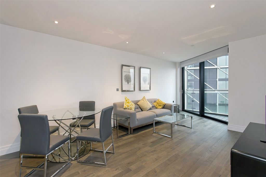 Property photo 1 of 21 Reception