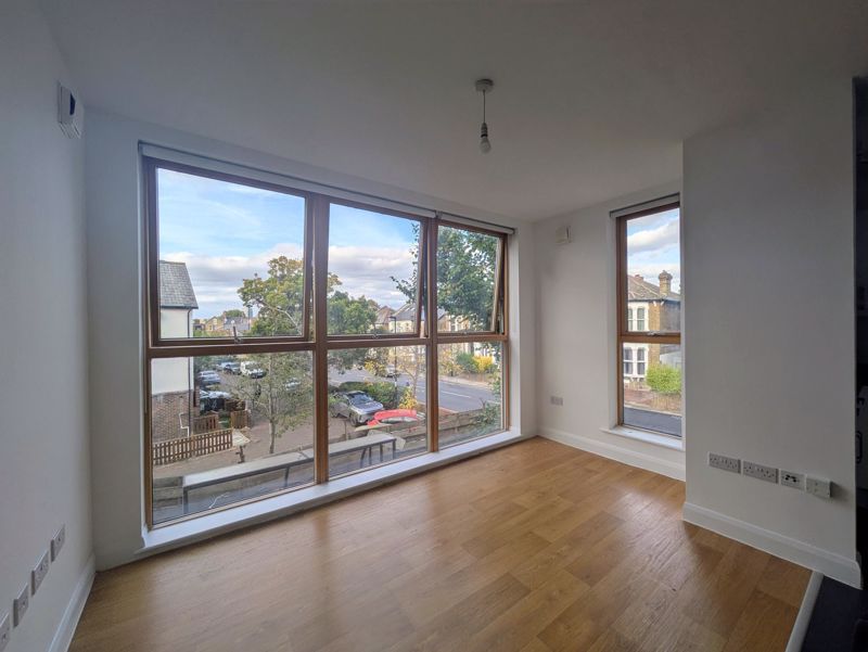 Property photo 3 of 5 Photo 4