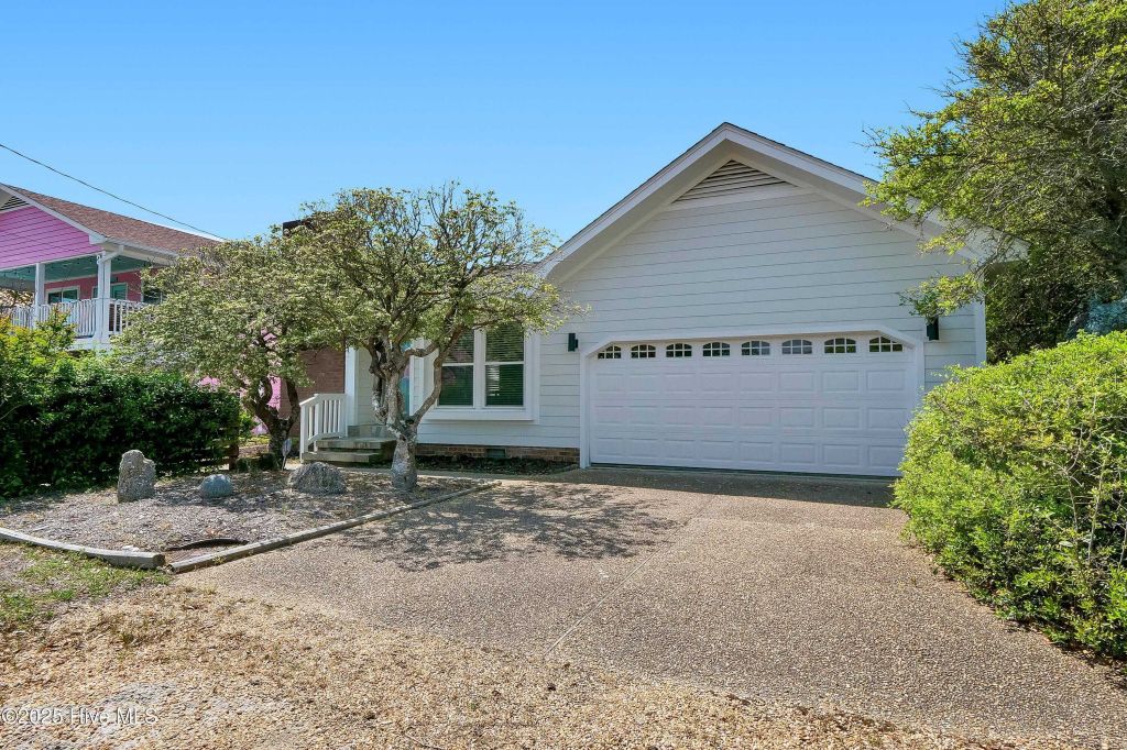 Property photo 1 of 31