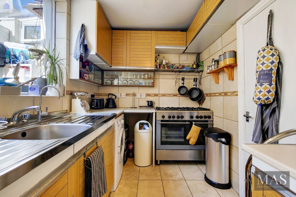 Property photo 3 of 6