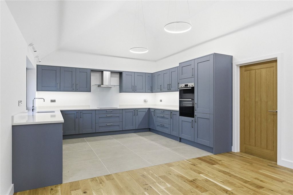 Property photo 2 of 39 Picture No. 64