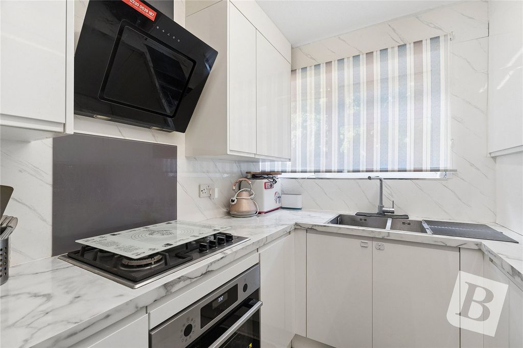 Property photo 3 of 15 Kitchen
