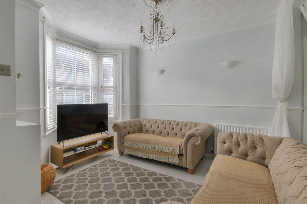 Property photo 2 of 10 2