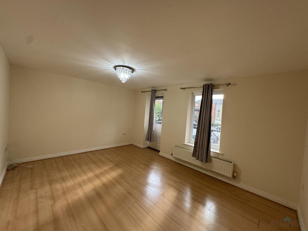 Property photo 2 of 7 Gallery