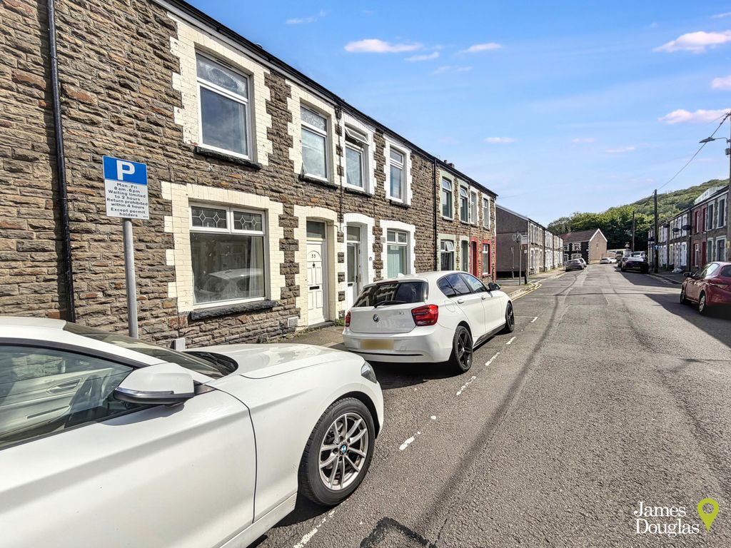 Property photo 2 of 18 Front2