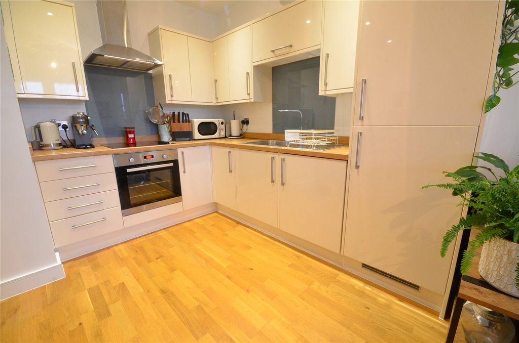 Property photo 3 of 13 Kitchen/Living Area