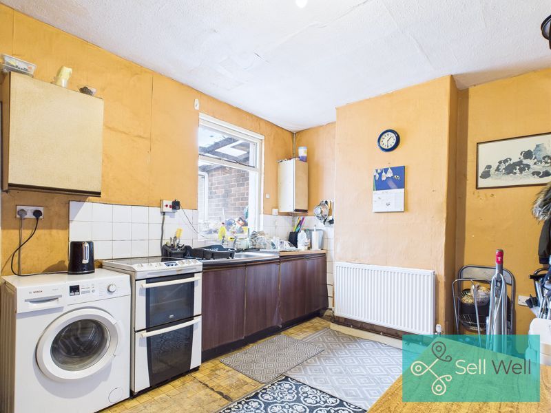 Property photo 3 of 13 Kitchen