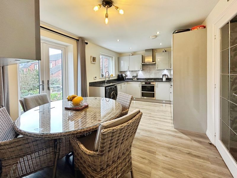 Property photo 3 of 16 Photo 13