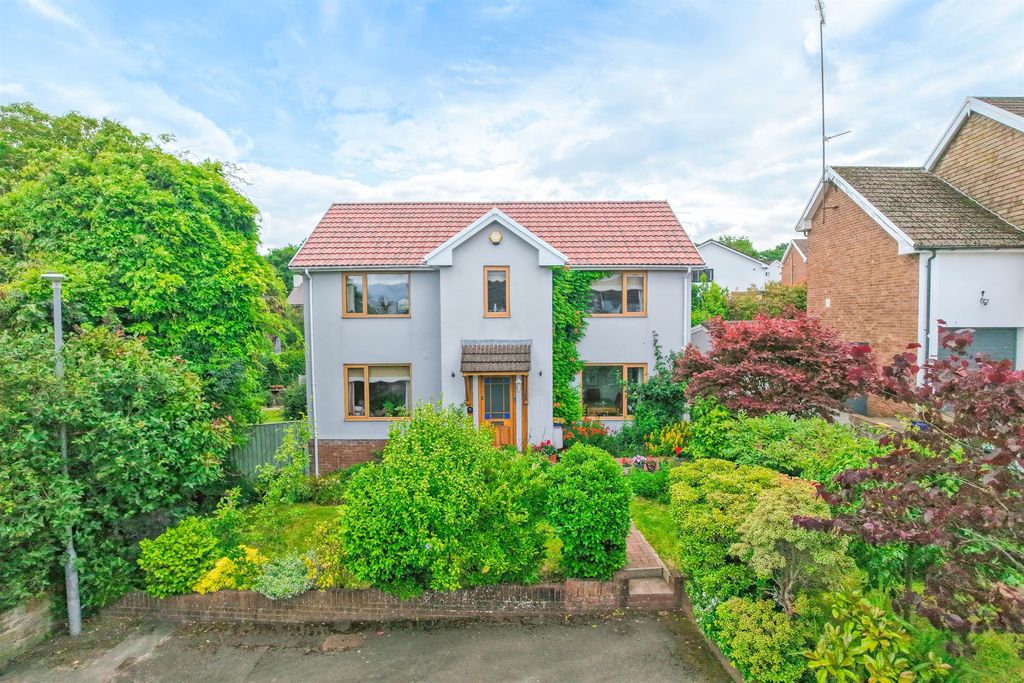Property photo 1 of 33