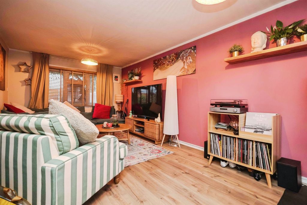 Property photo 3 of 22