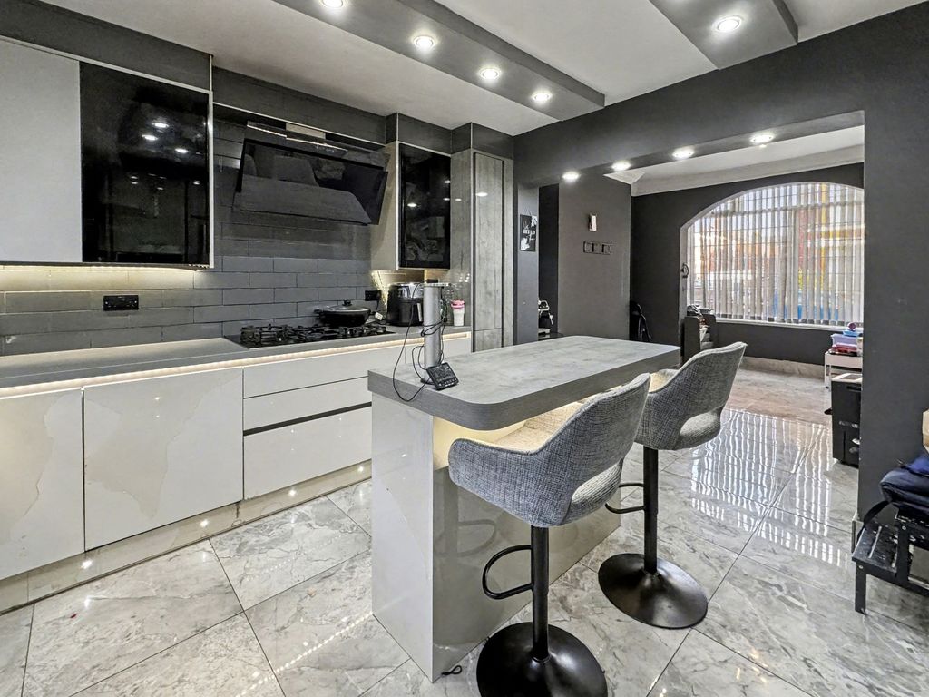 Property photo 2 of 22 2