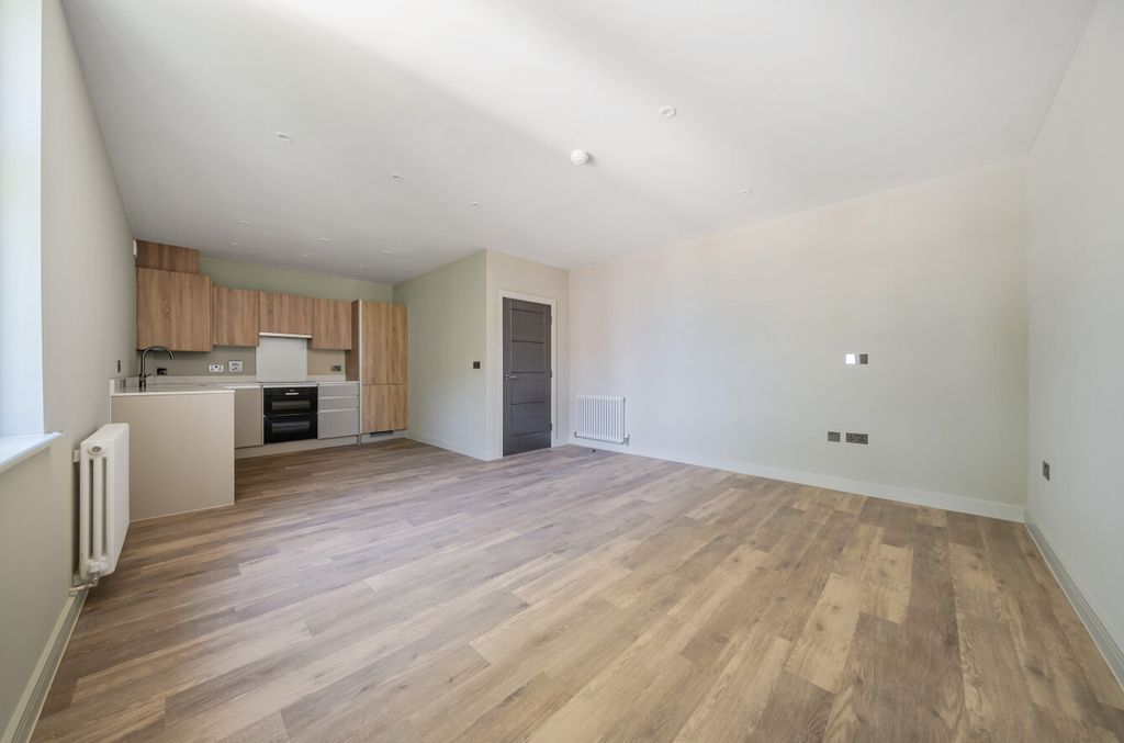 Property photo 3 of 12 1493588-20-6A511d...
