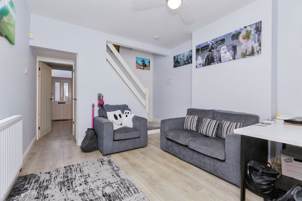 Property photo 2 of 16
