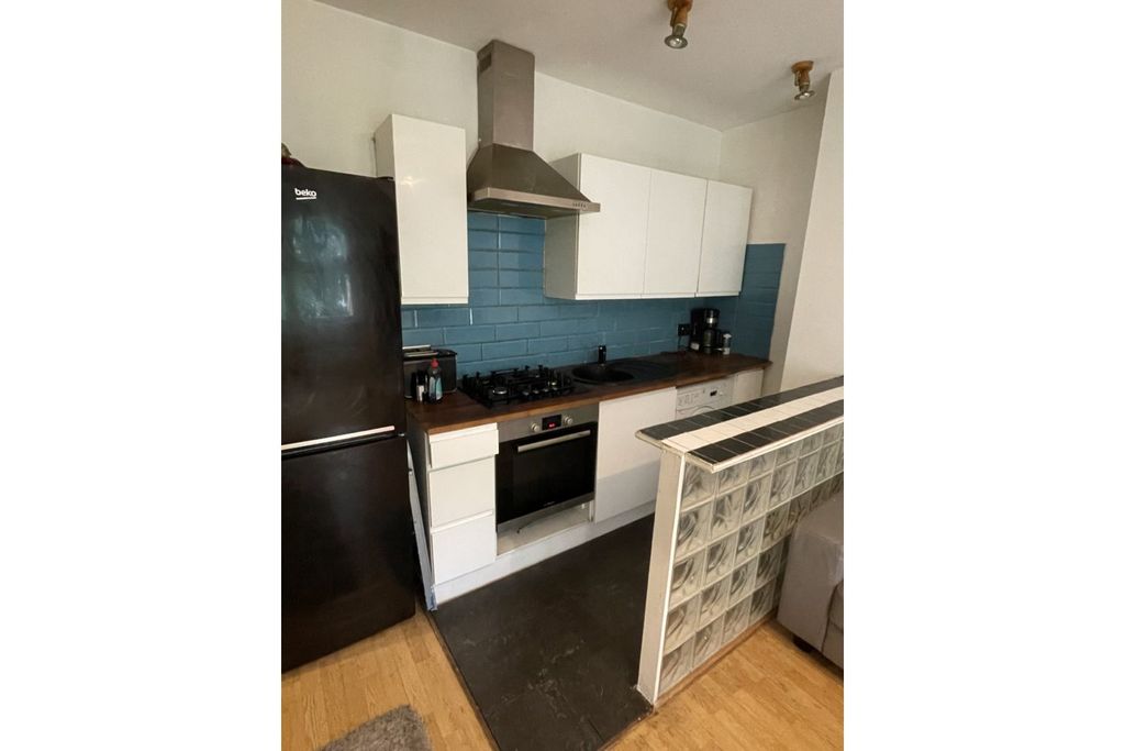 Property photo 2 of 8 Kitchen