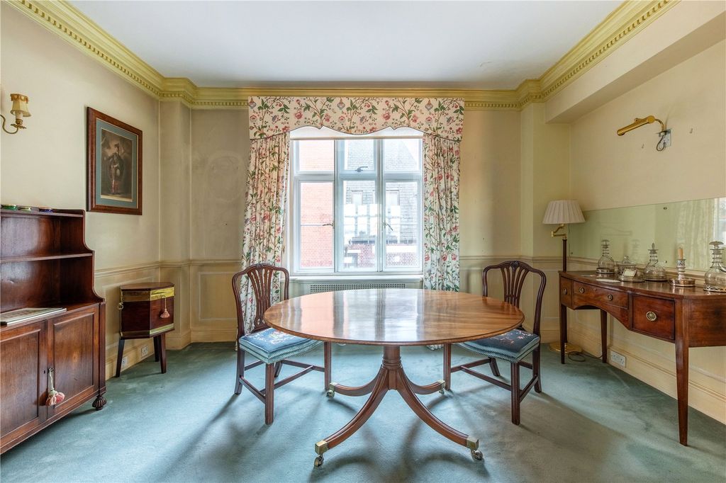 Property photo 2 of 10 Dining Room