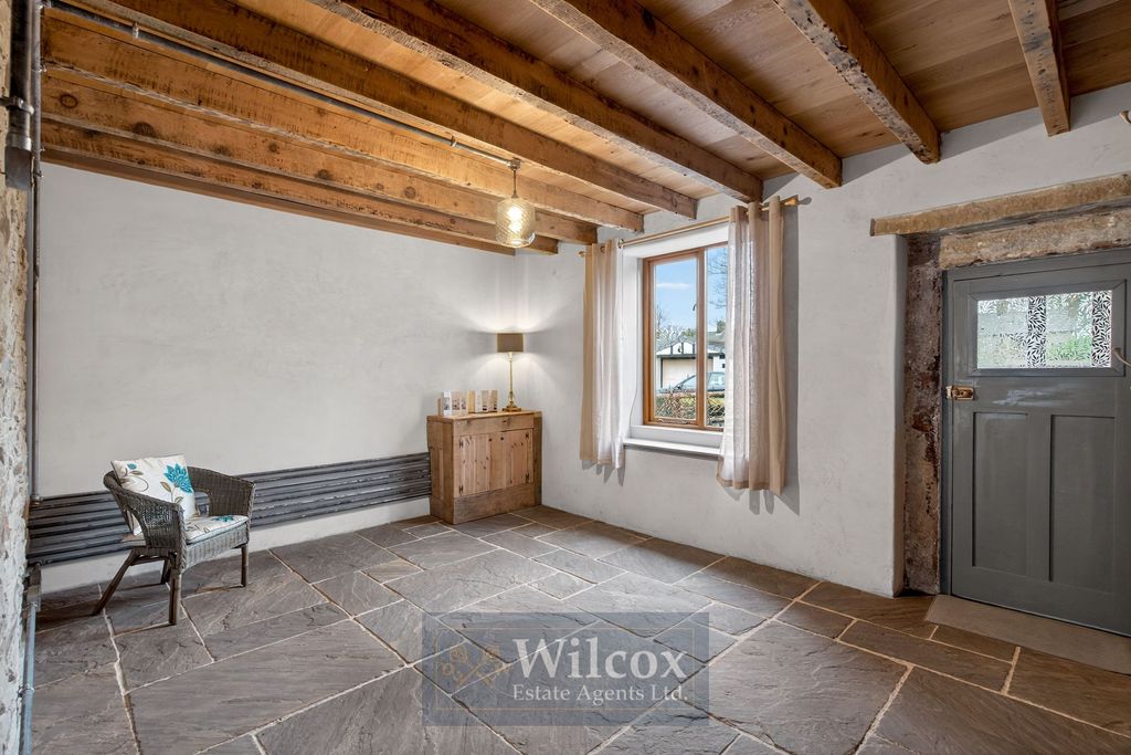 Property photo 2 of 36