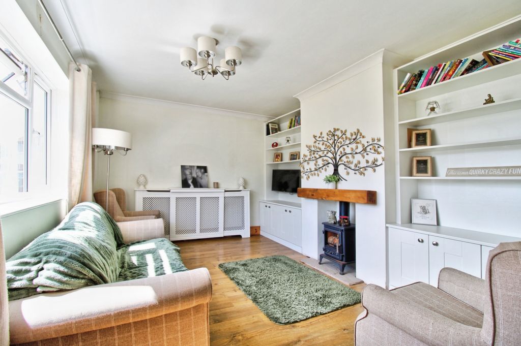 Property photo 2 of 17 6