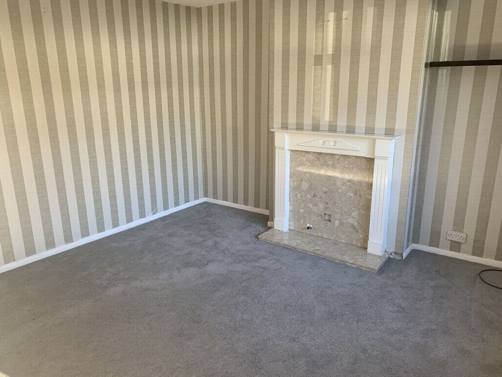 Property photo 3 of 7 Lounge