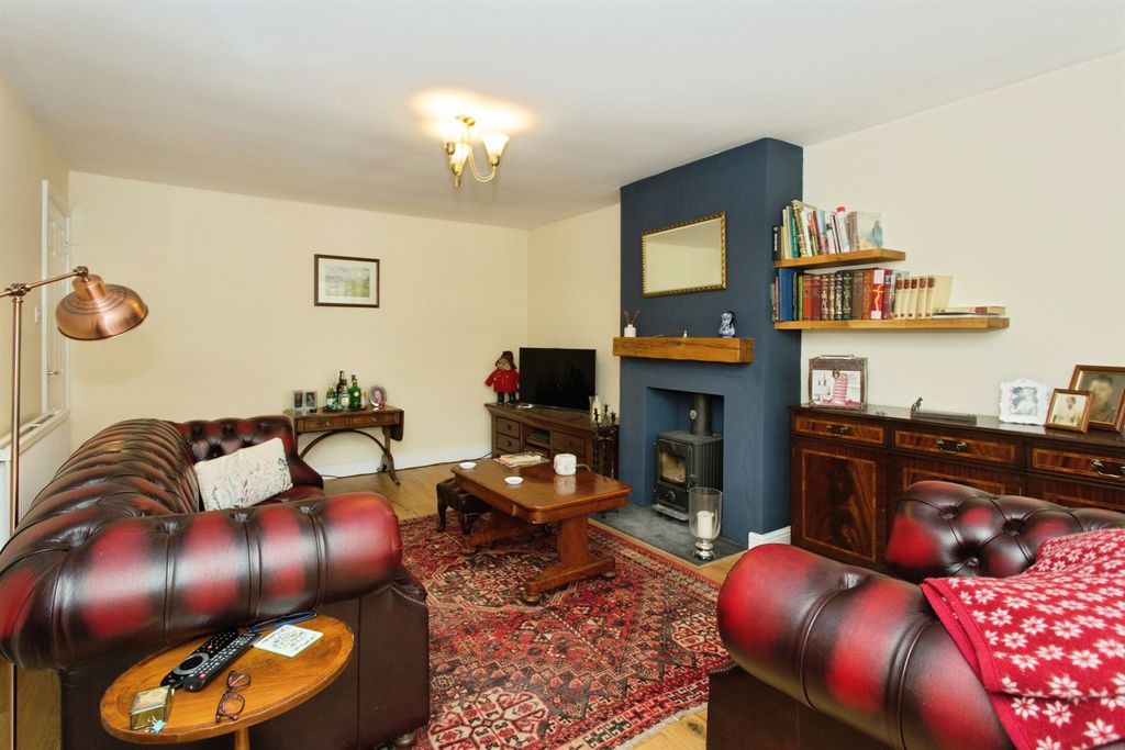 Property photo 3 of 17