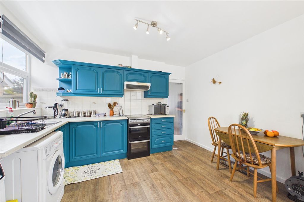 Property photo 3 of 11 Kitchen/Diner
