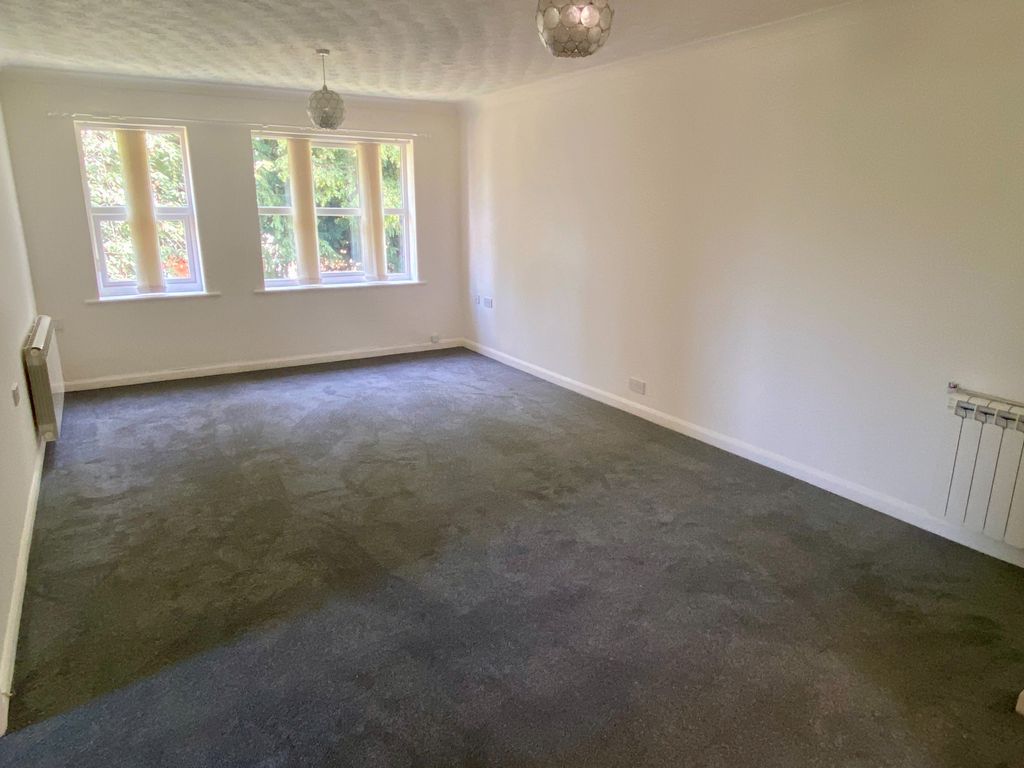 Property photo 2 of 27