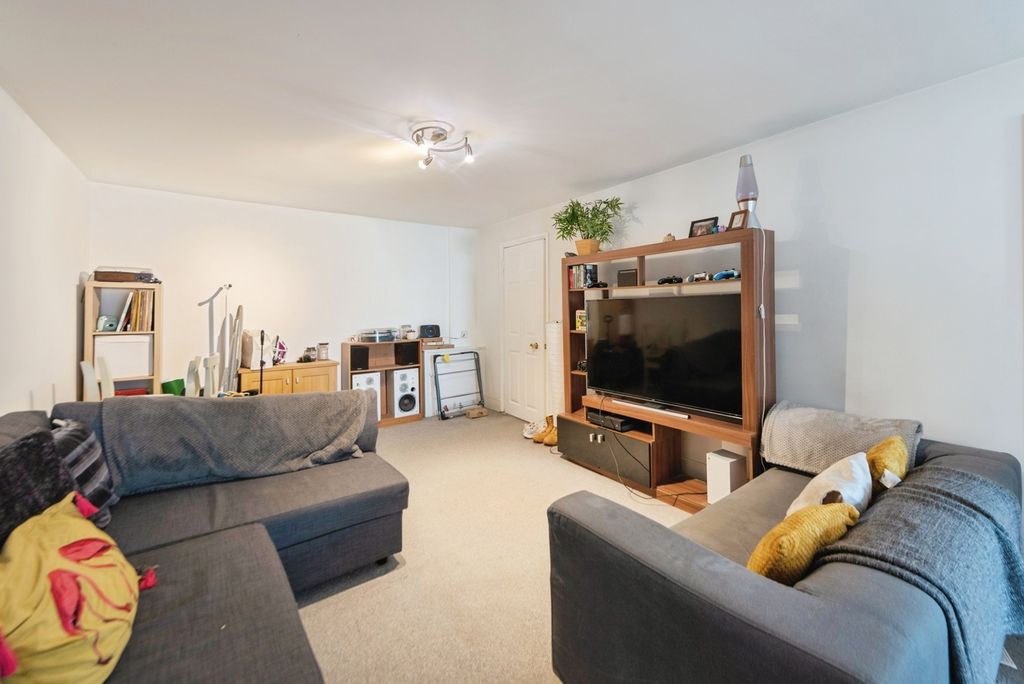 Property photo 1 of 11 Pbox-Img.Jpg