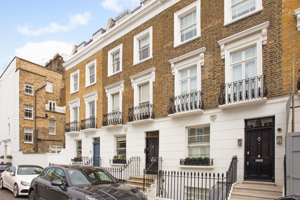 Property photo 2 of 14 Halsey Street London