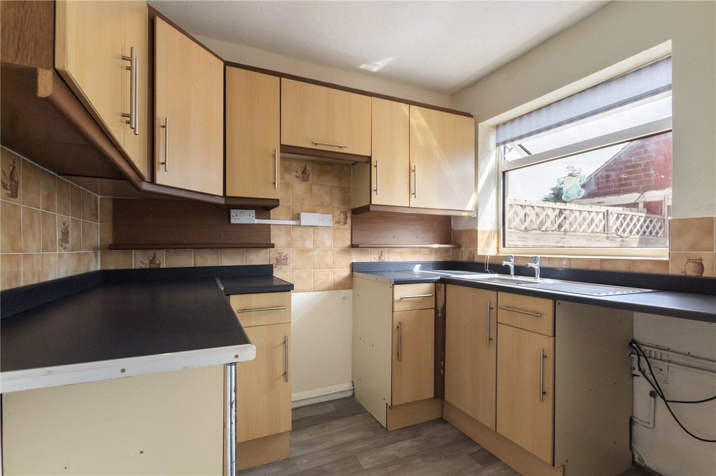 Property photo 2 of 9 Picture No. 13