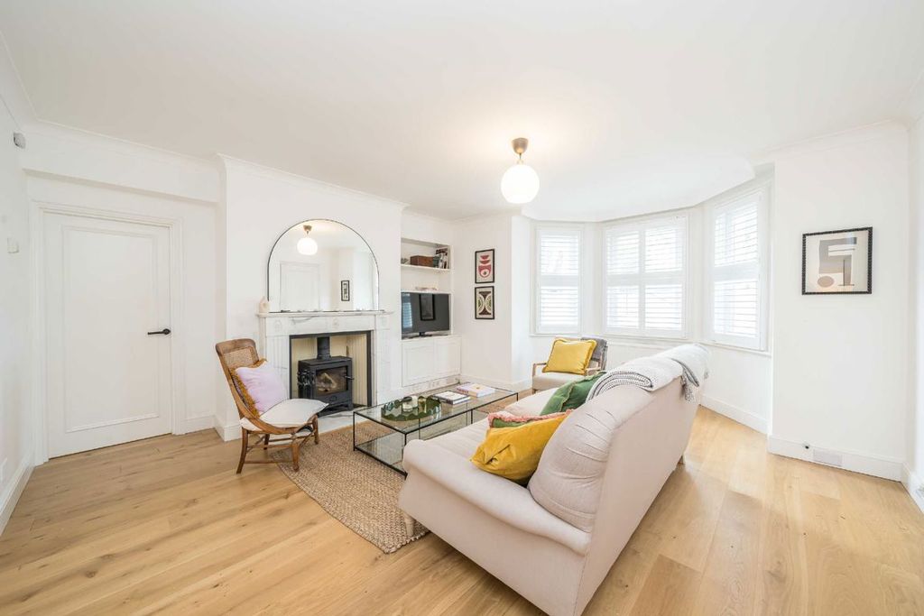 Property photo 2 of 8