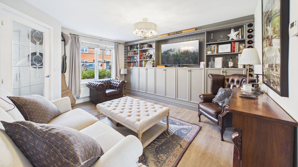 Property photo 2 of 11