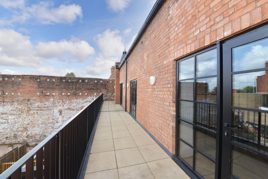 Property photo 1 of 31 Picture No. 63