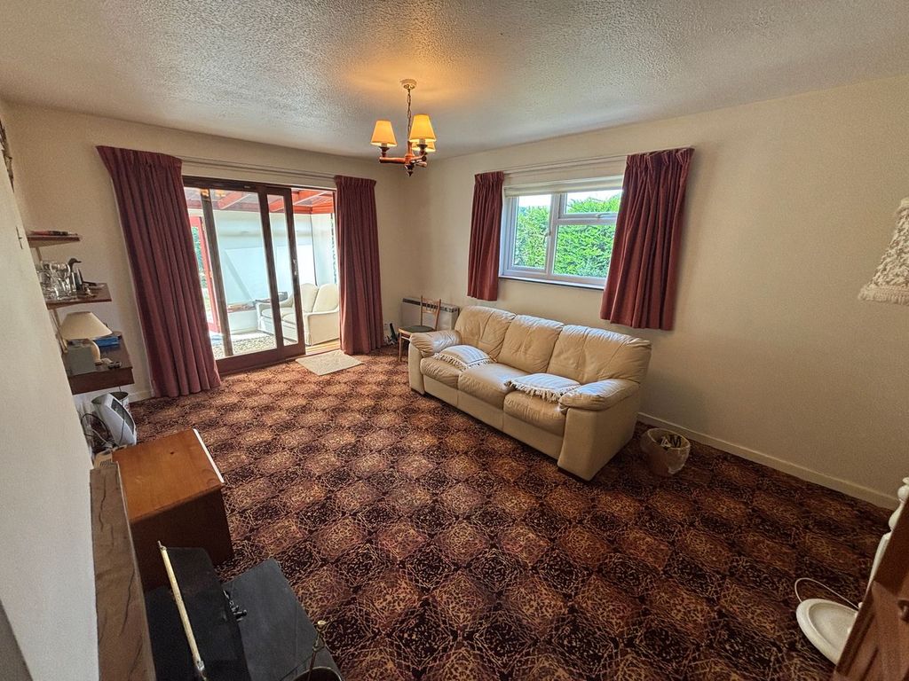 Property photo 2 of 16