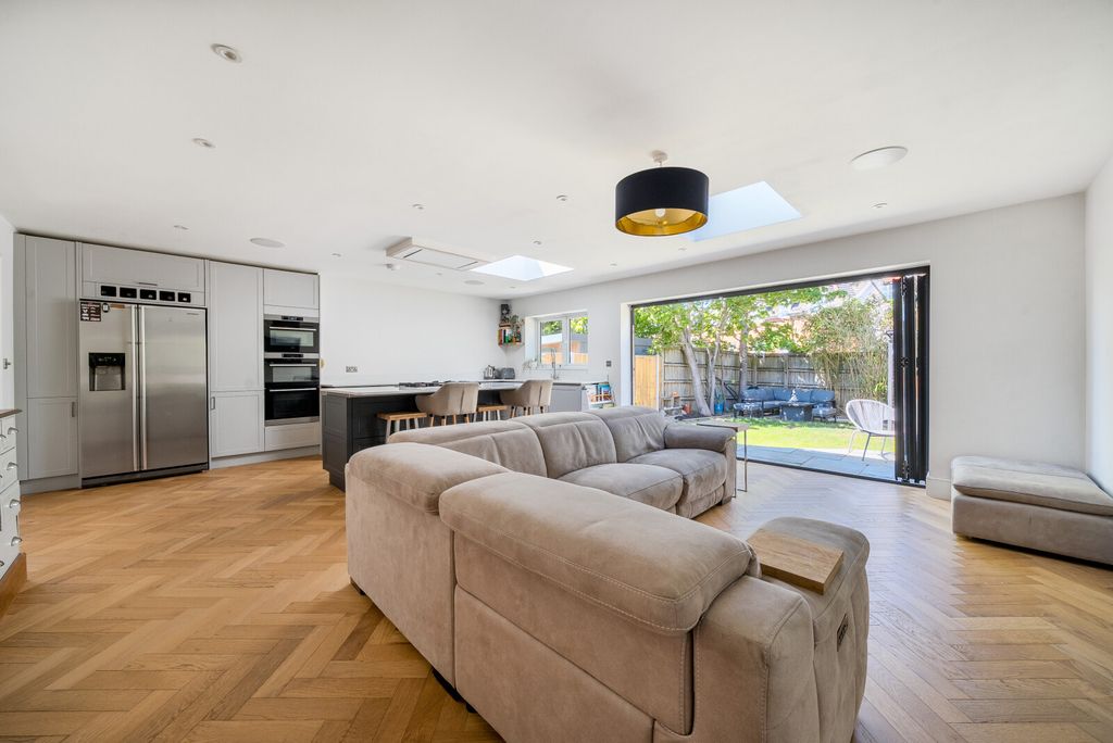 Property photo 2 of 34 1451437-26-69Ea22...