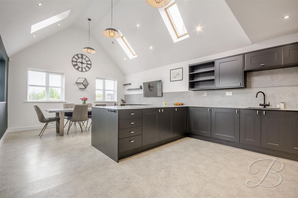 Property photo 2 of 28 Ccltd-10.Jpg