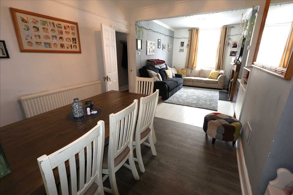 Property photo 2 of 12 Lounge/Dining Room