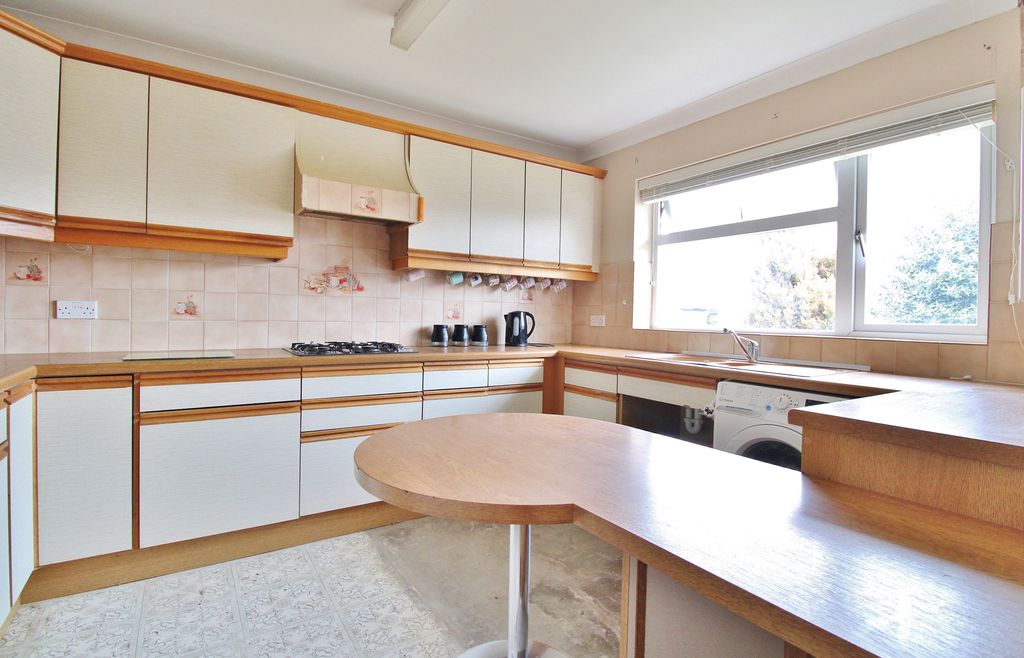 Property photo 2 of 30