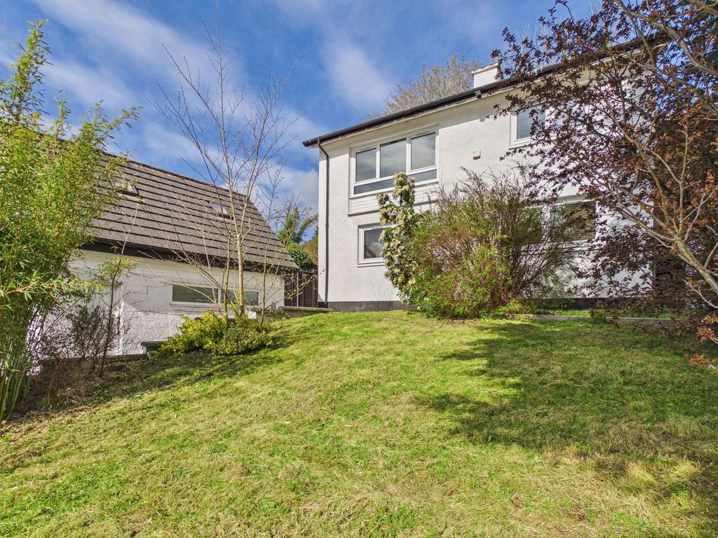 Property photo 2 of 32