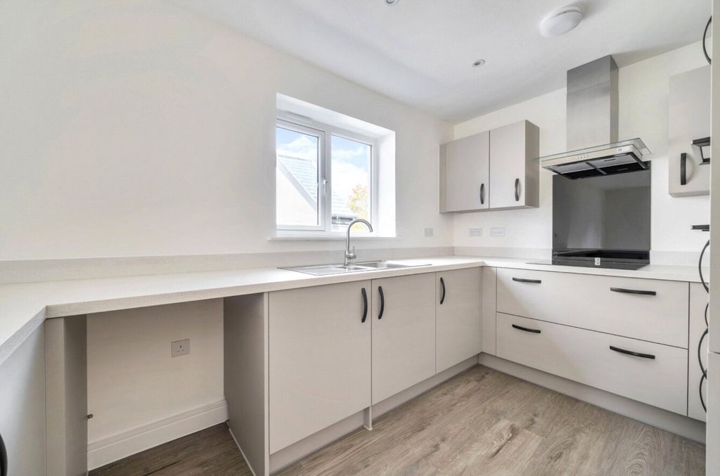 Property photo 3 of 13 Example